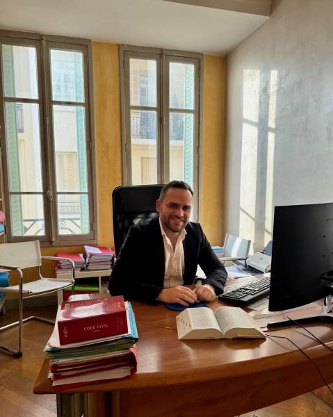 Cabinet en droit des assurances en droit pénal et droit du travail à Toulon